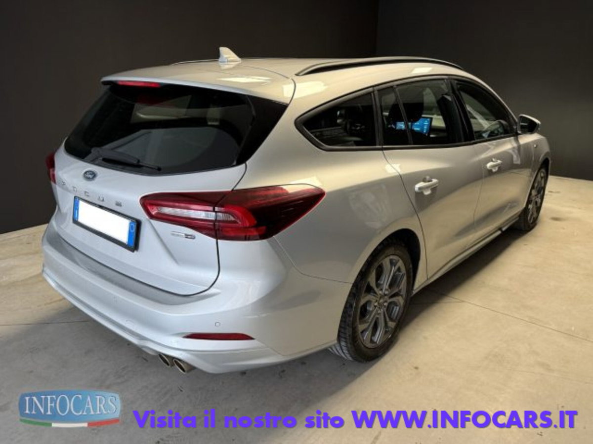 Ford Focus Station Wagon 1.0 EcoBoost Hybrid 155 CV SW ST-Line (4)