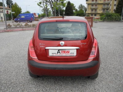 Lancia Ypsilon Multijet 16V Platino (4)