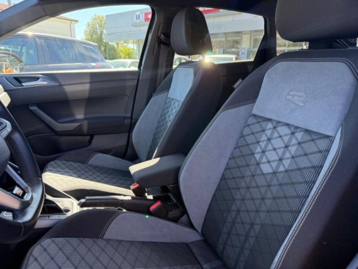 Volkswagen Taigo 1.0 TSI 110 CV DSG R-Line (13)