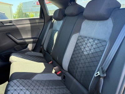 Volkswagen Taigo 1.0 TSI 110 CV DSG R-Line (14)