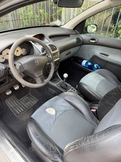Peugeot 206 16V 3p. GTI (3)