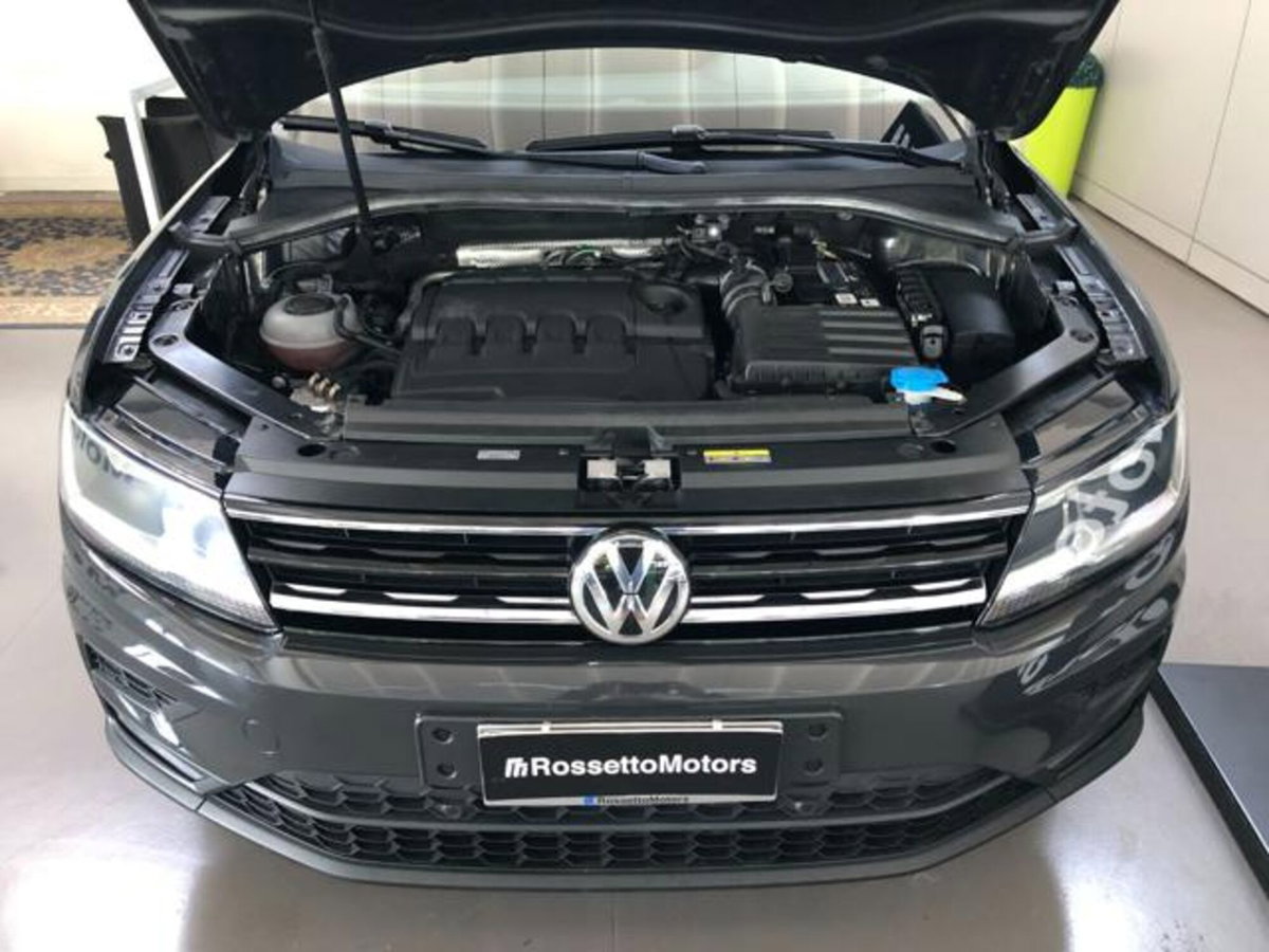 Volkswagen Tiguan 2.0 TDI 150 CV SCR DSG 4MOTION Elegance (9)