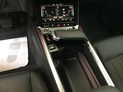 Audi SQ6 e-tron quattro 517cv (11)