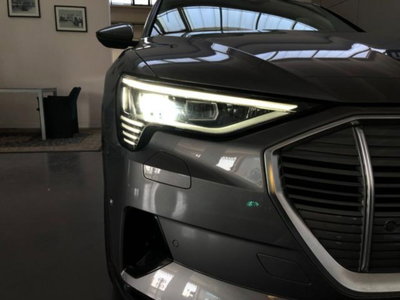 Audi SQ6 e-tron quattro 517cv (12)