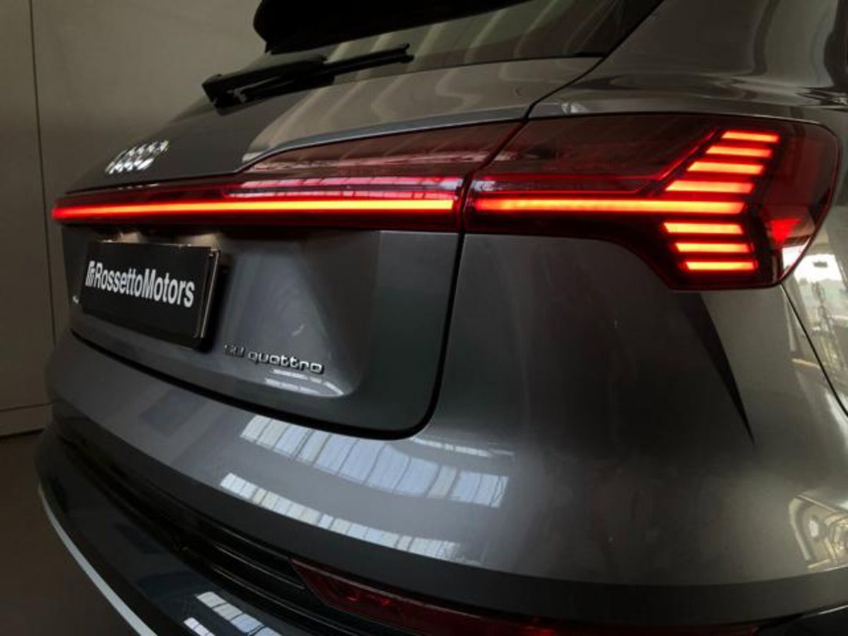 Audi SQ6 e-tron quattro 517cv (13)