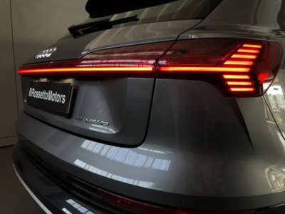 Audi SQ6 e-tron quattro 517cv (13)