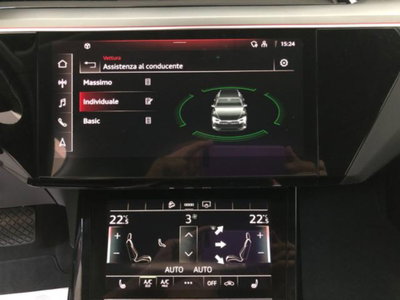 Audi SQ6 e-tron quattro 517cv (17)