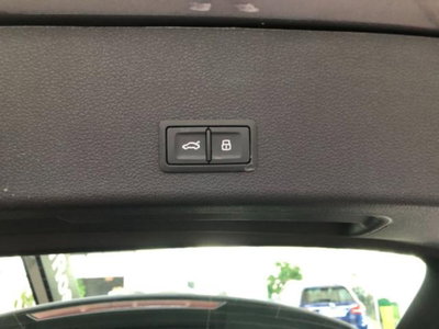 Audi SQ6 e-tron quattro 517cv (18)