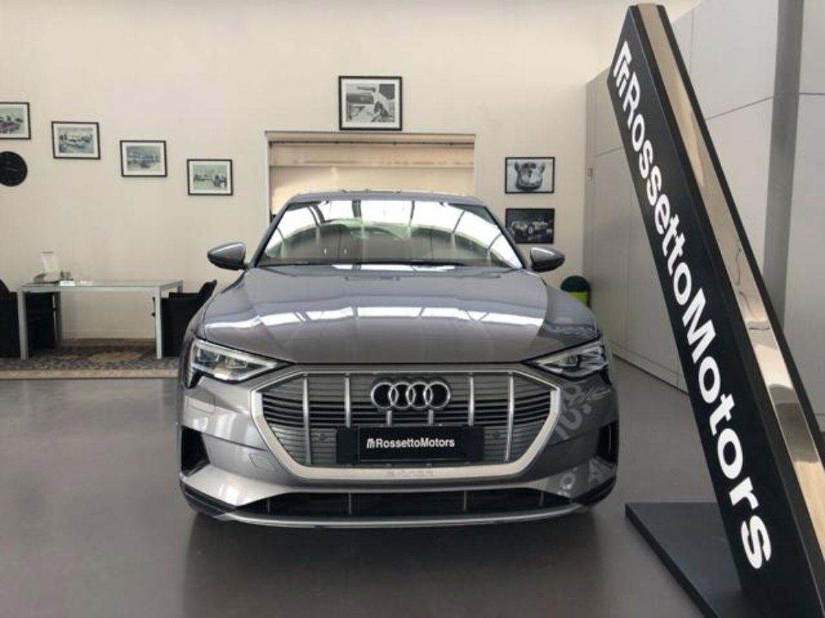 Audi SQ6 e-tron quattro 517cv (2)