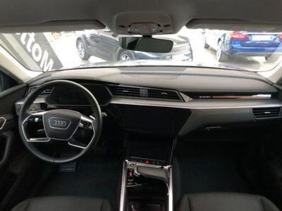 Audi SQ6 e-tron quattro 517cv (7)