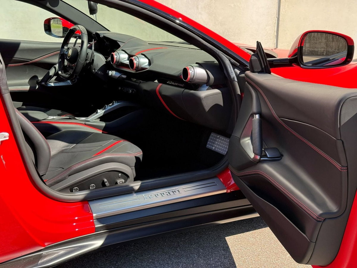 Ferrari 812 Coupé 812 Superfast (8)