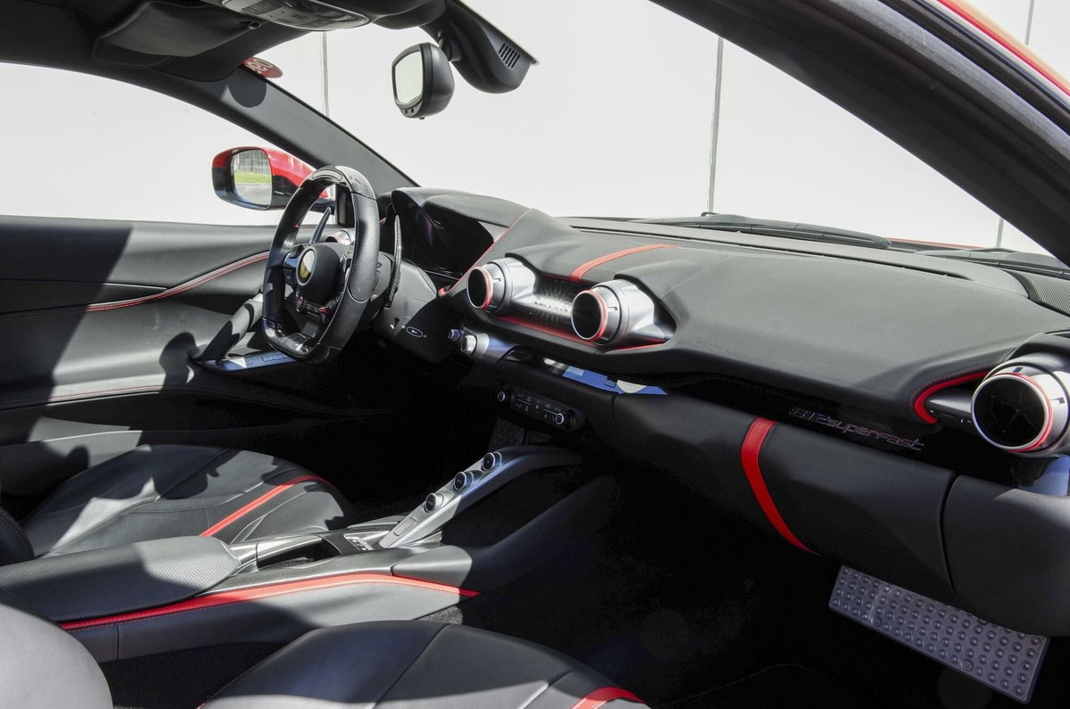 Ferrari 812 Coupé 812 Superfast (9)