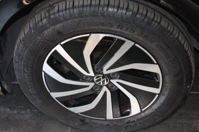 Volkswagen Polo 1.0 Life 80cv (7)
