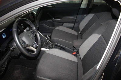 Volkswagen Polo 1.0 Life 80cv (9)