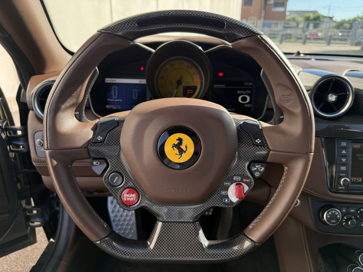 Ferrari FF Coupé FF DCT (12)