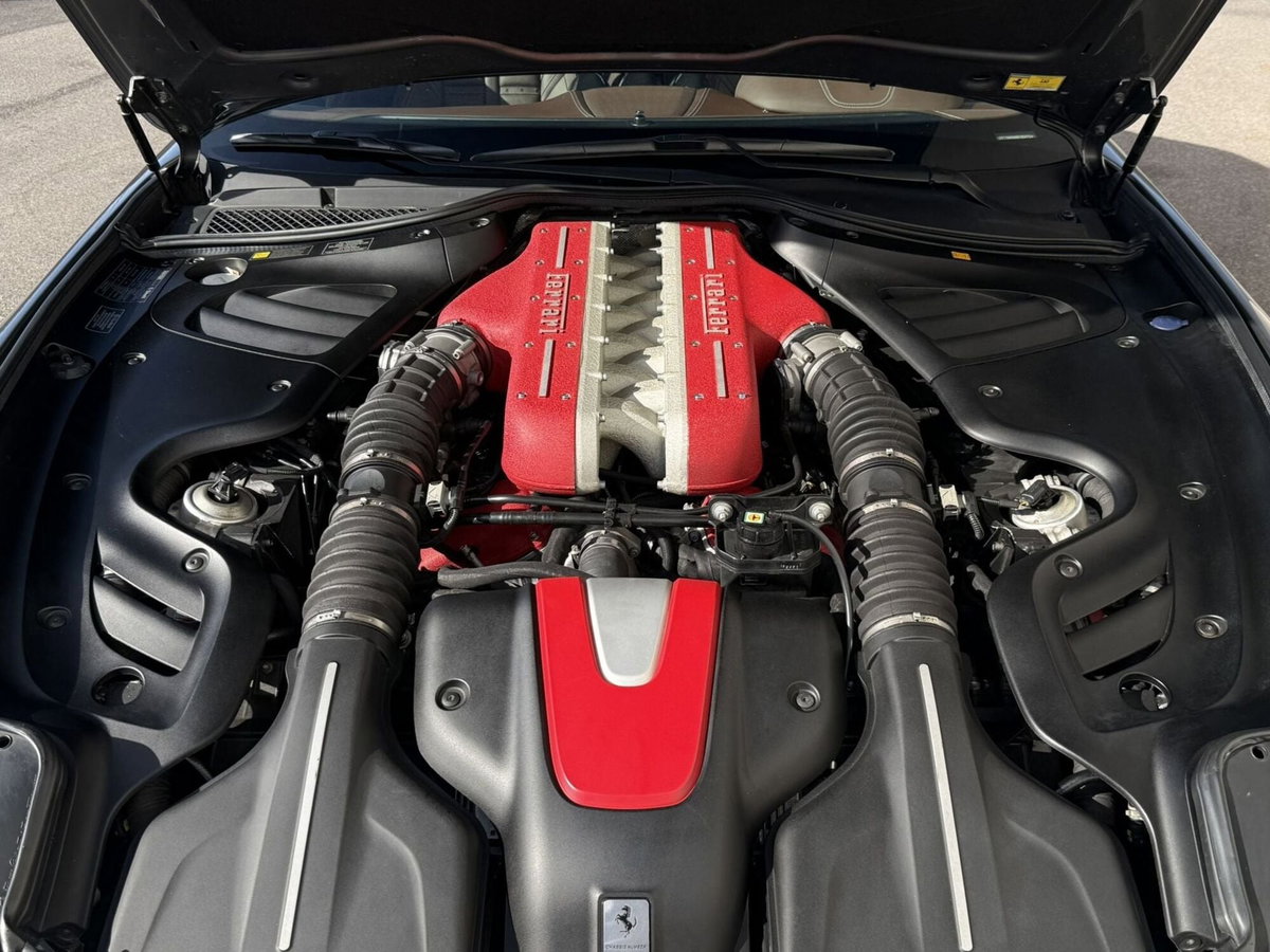 Ferrari FF Coupé FF DCT (15)