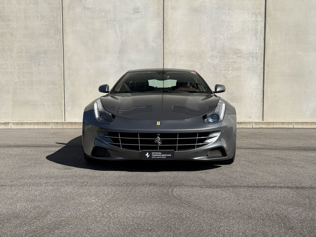 Ferrari FF Coupé FF DCT (2)