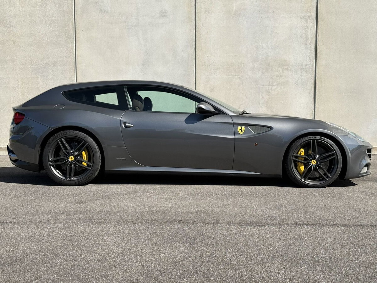 Ferrari FF Coupé FF DCT (6)