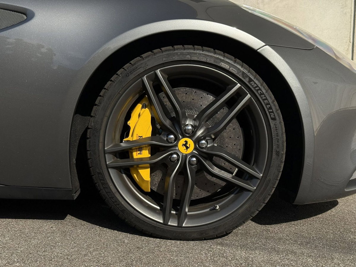 Ferrari FF Coupé FF DCT (7)