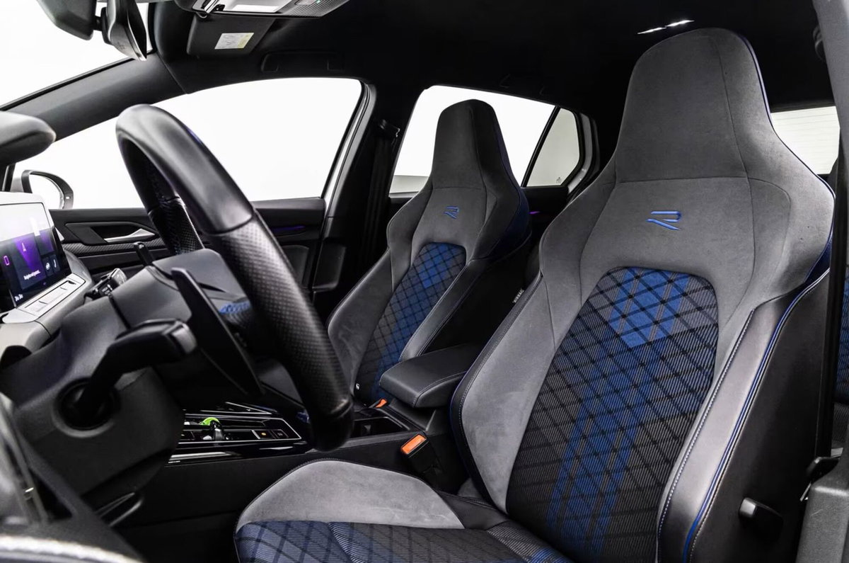 Volkswagen Golf 2.0 TSI R DSG 4Motion (10)