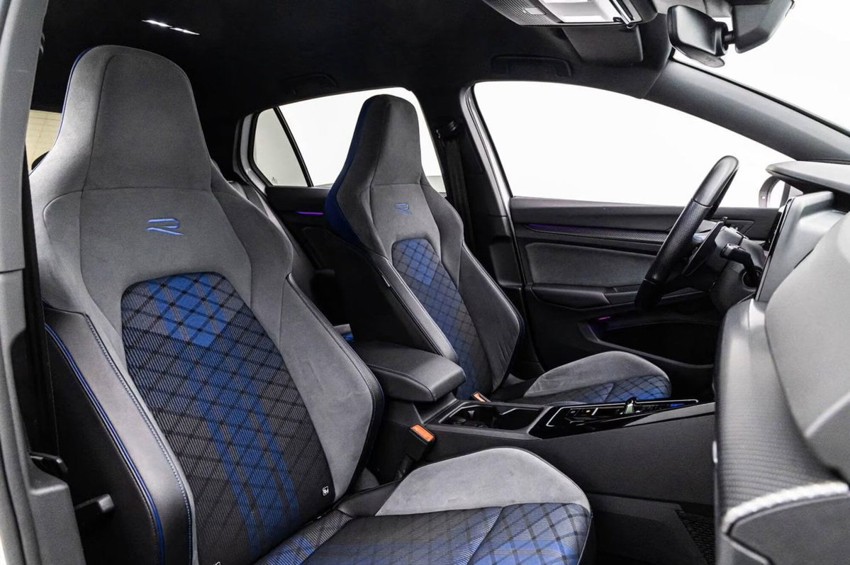 Volkswagen Golf 2.0 TSI R DSG 4Motion (11)