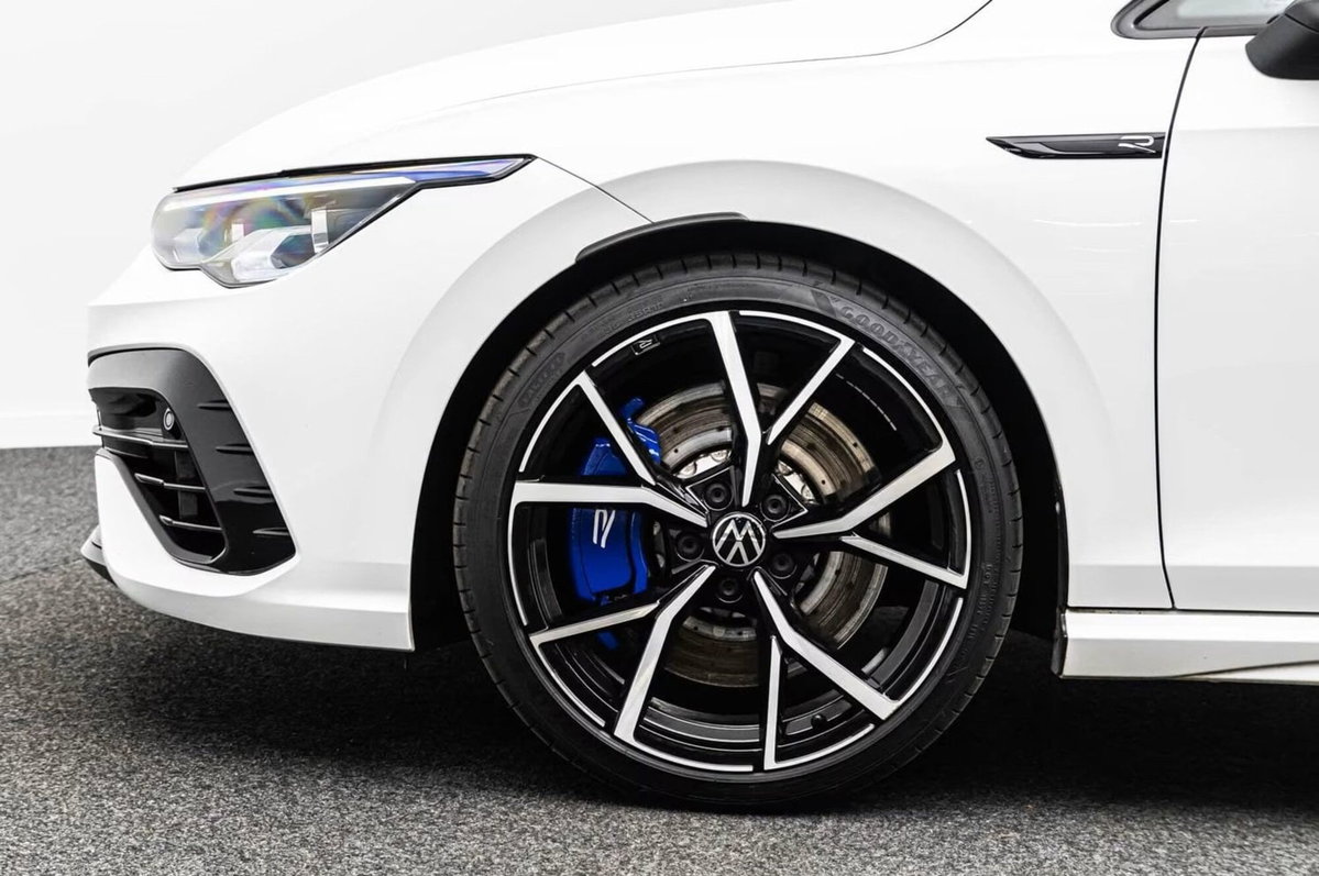 Volkswagen Golf 2.0 TSI R DSG 4Motion (6)