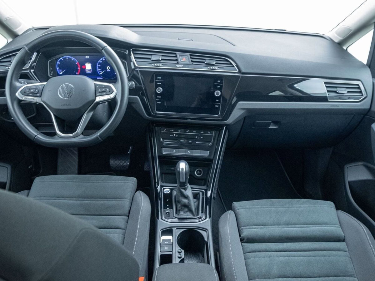 Volkswagen Touran 16V FSI Highline (10)