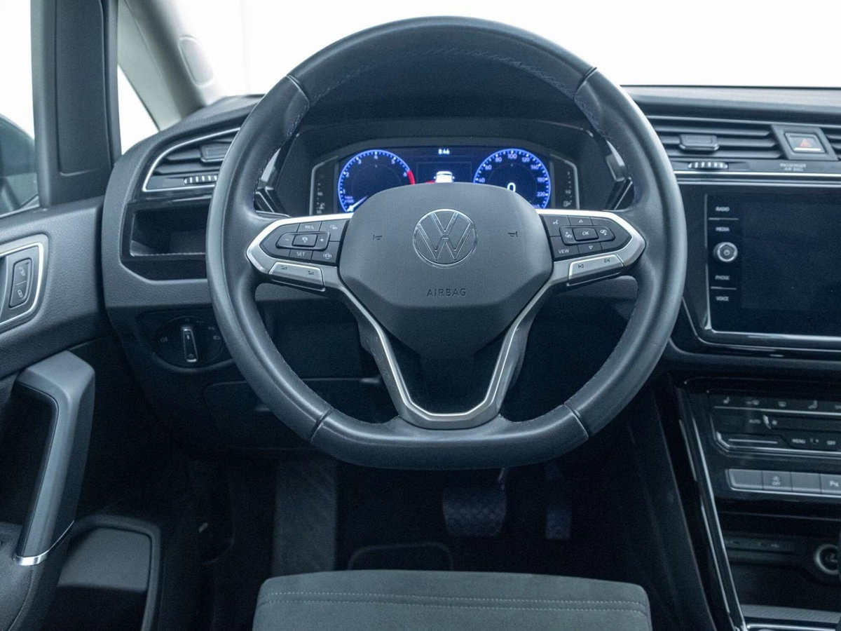 Volkswagen Touran 16V FSI Highline (6)