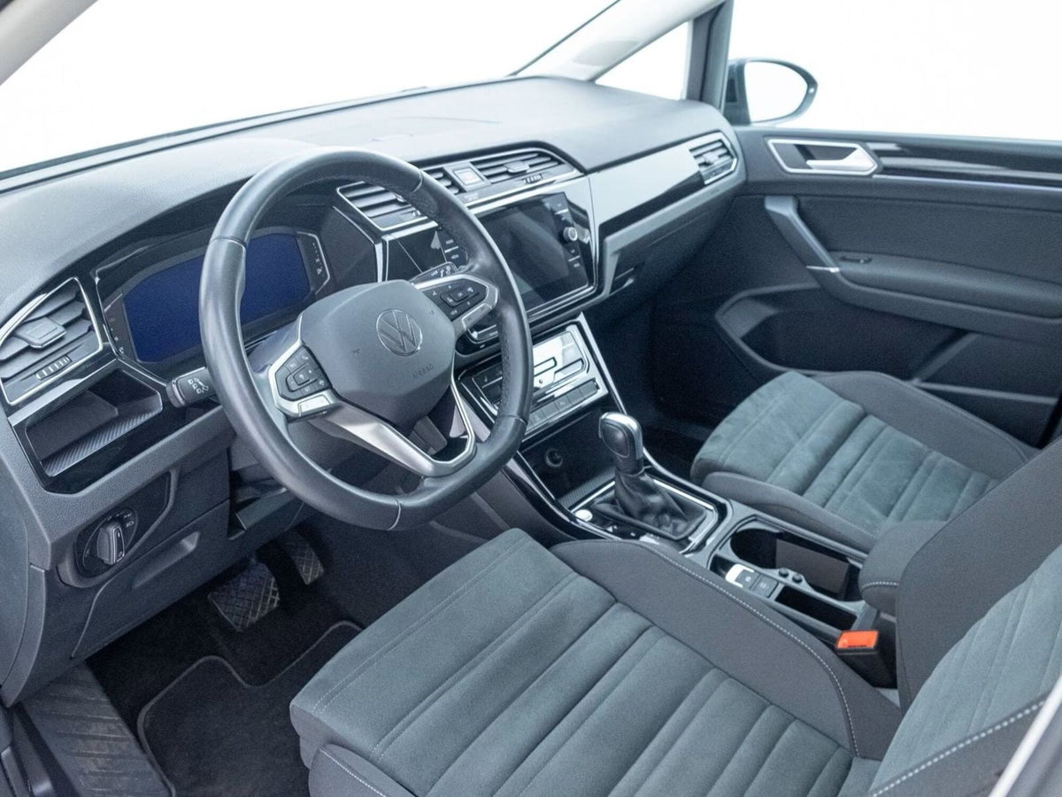 Volkswagen Touran 16V FSI Highline (7)