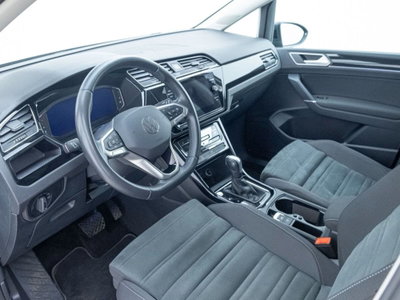 Volkswagen Touran 16V FSI Highline (7)