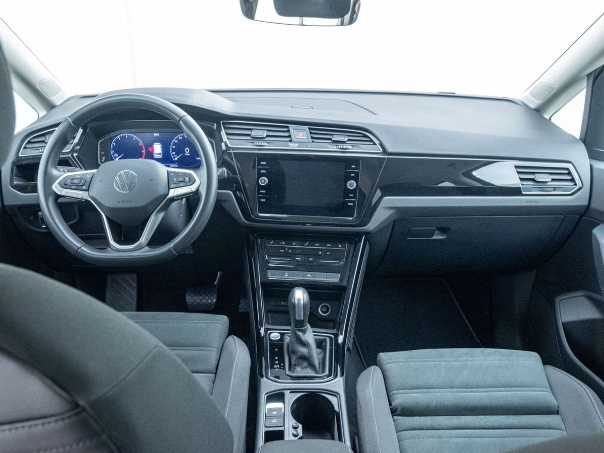 Volkswagen Touran 16V FSI Highline (8)