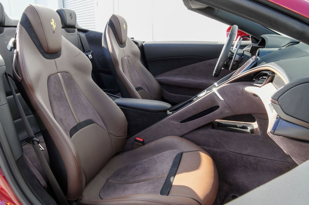 Ferrari Roma Spider 3.9 F1 dct (9)