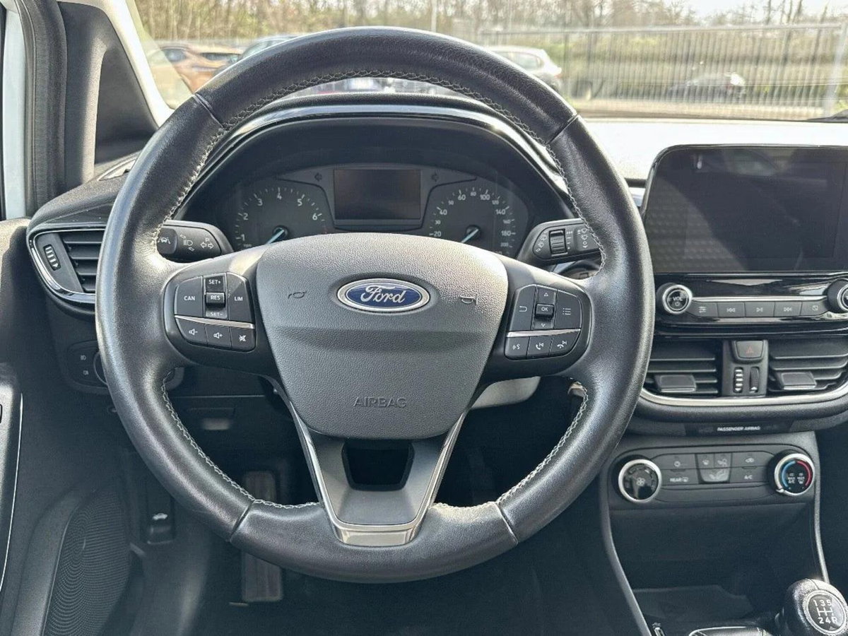 Ford Fiesta 1.1 85 CV 5 porte Titanium (12)