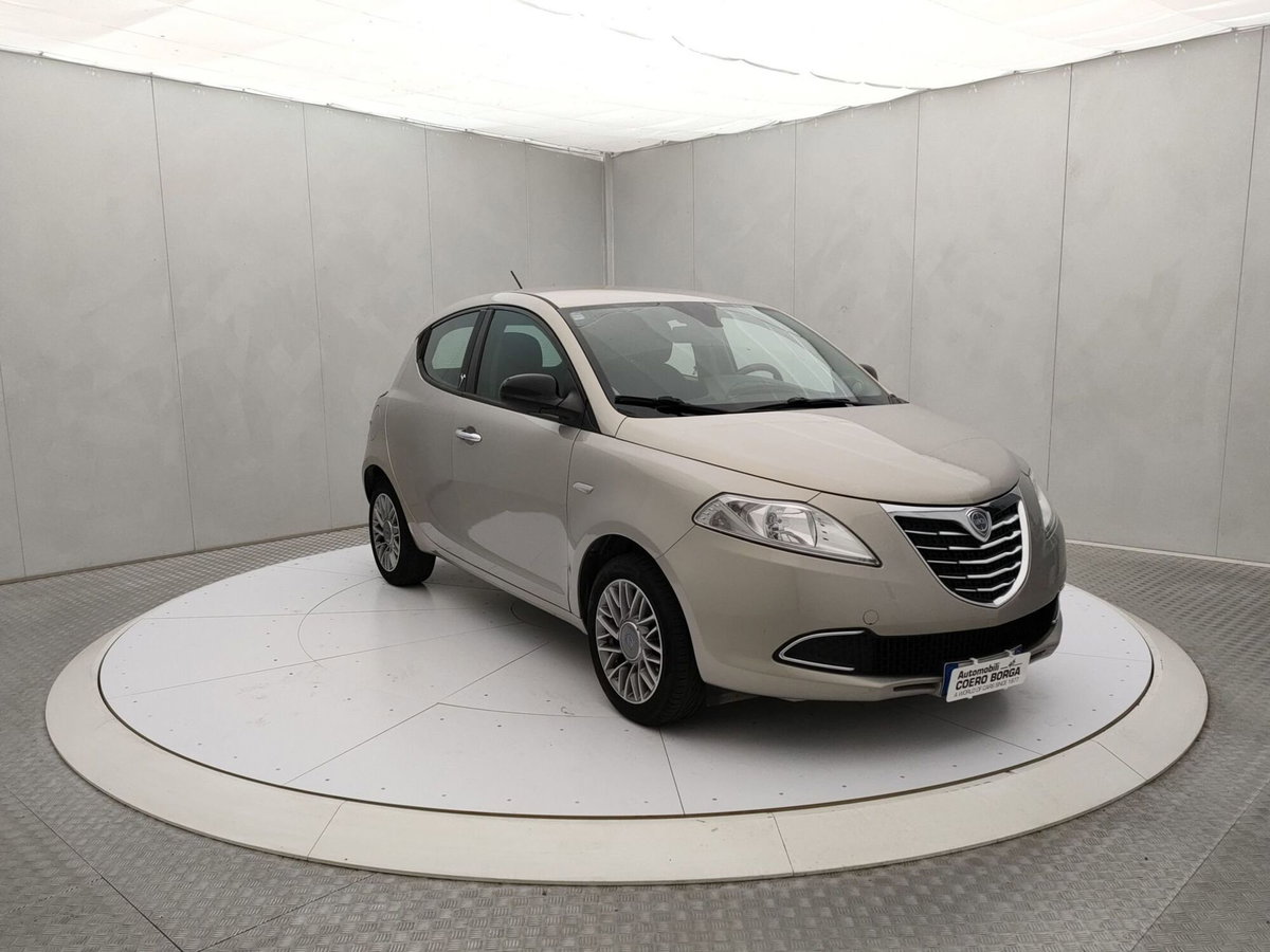 Lancia Ypsilon 1.2 69 CV 5 porte Platinum