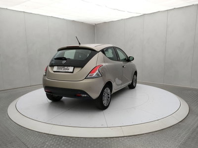Lancia Ypsilon 1.2 69 CV 5 porte Platinum (4)