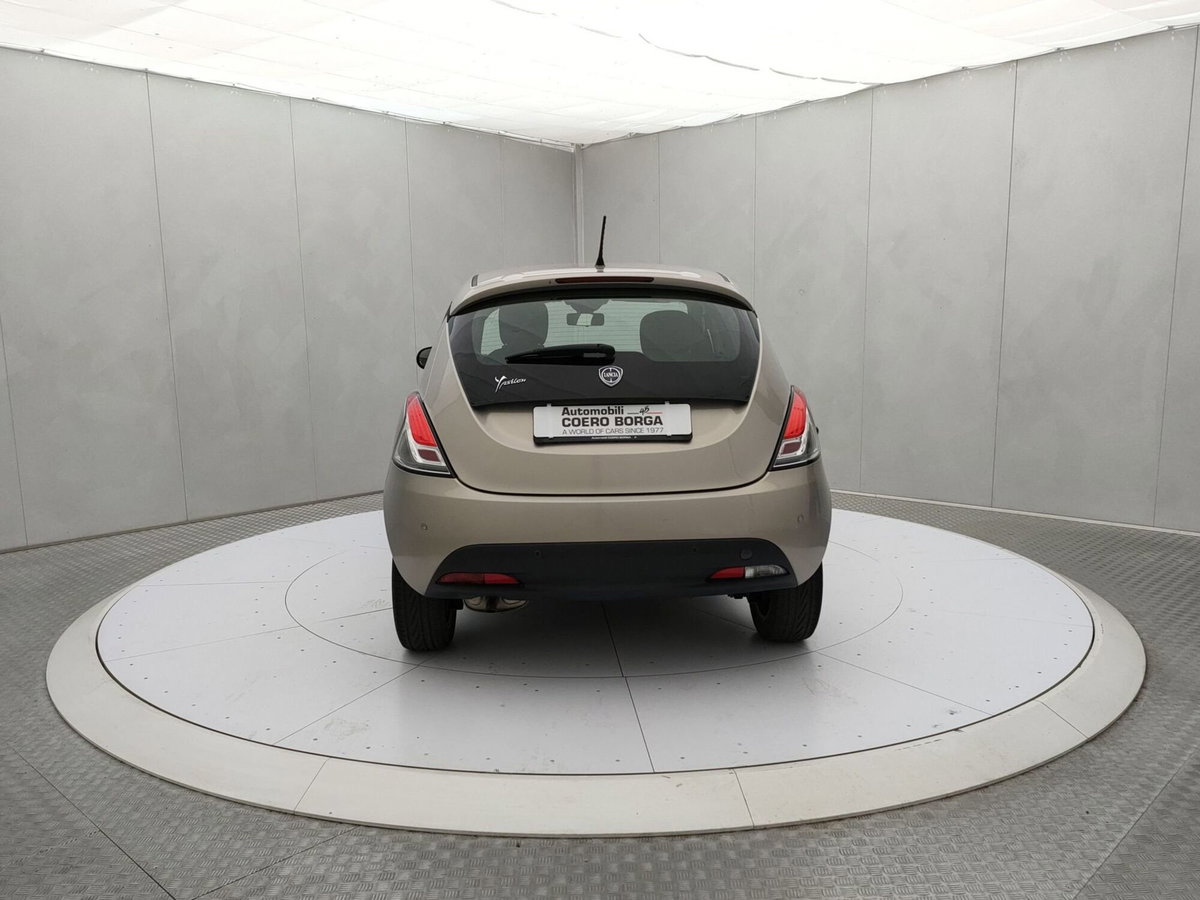 Lancia Ypsilon 1.2 69 CV 5 porte Platinum (5)
