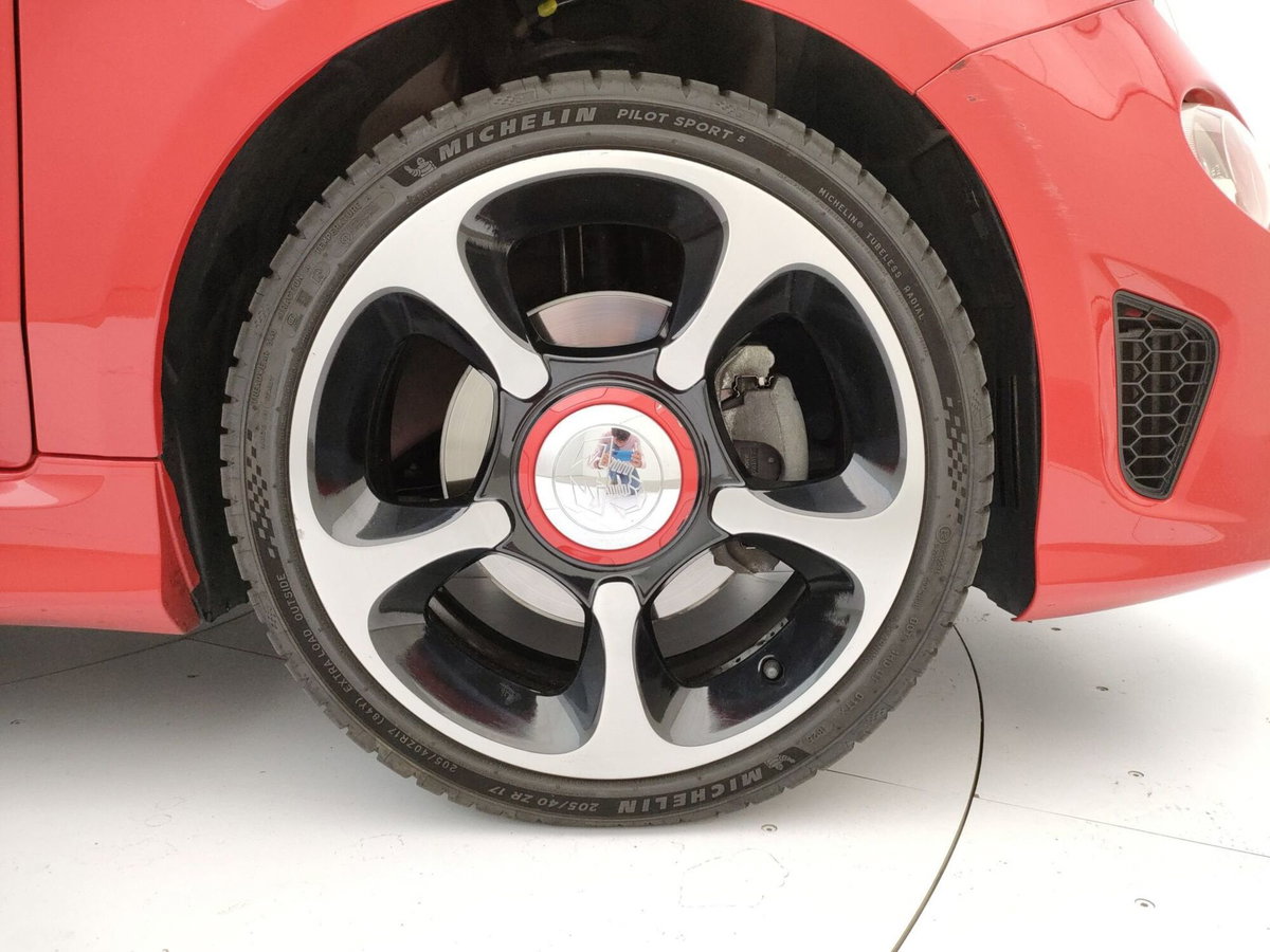 Abarth 500 1.4 Turbo T-Jet (9)