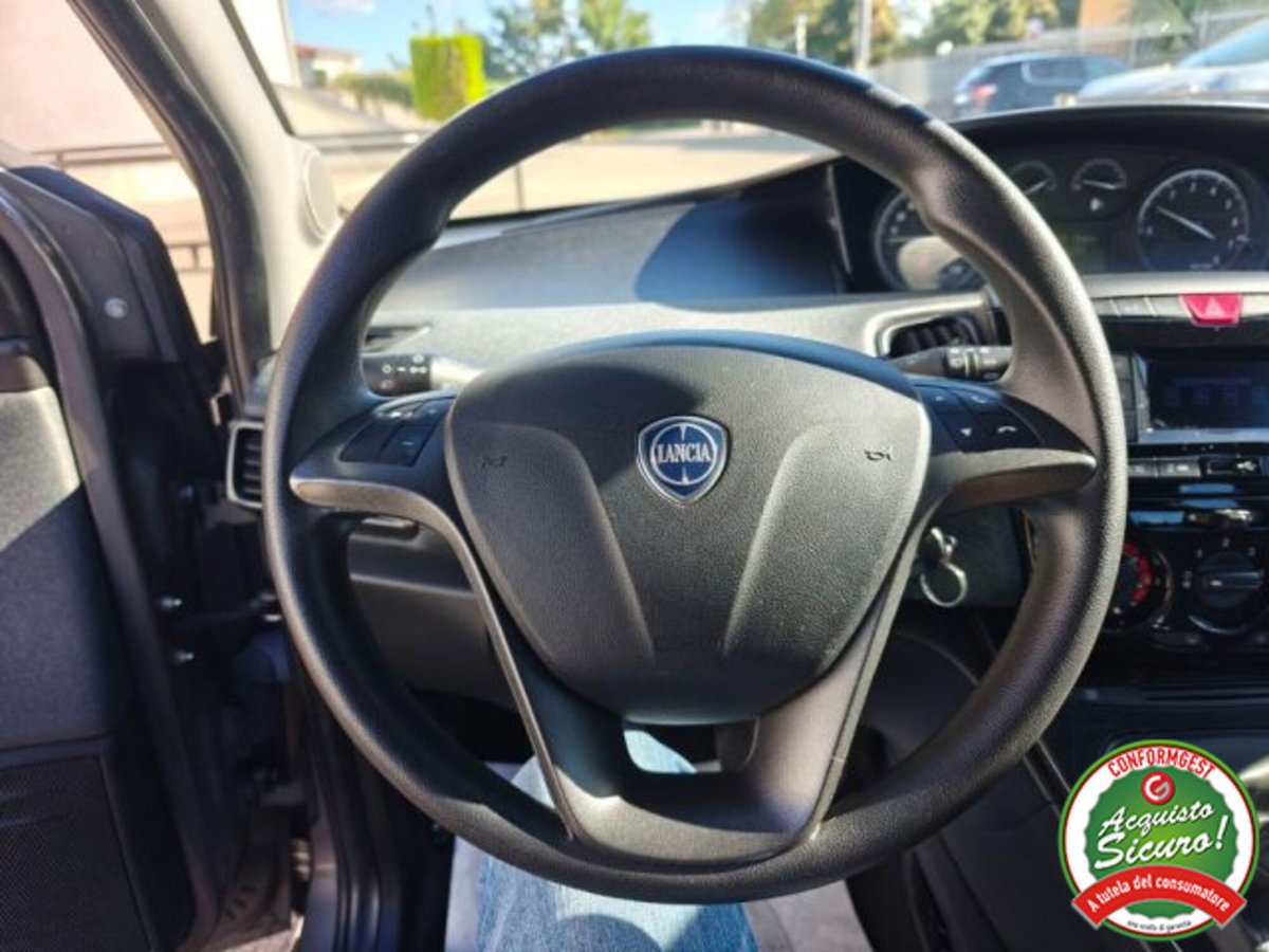 Lancia Ypsilon 1.0 FireFly 5 porte S&S Hybrid Ecochic Gold (14)