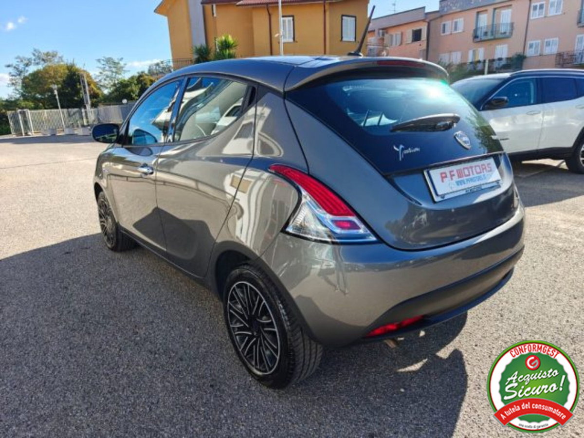 Lancia Ypsilon 1.0 FireFly 5 porte S&S Hybrid Ecochic Gold (6)