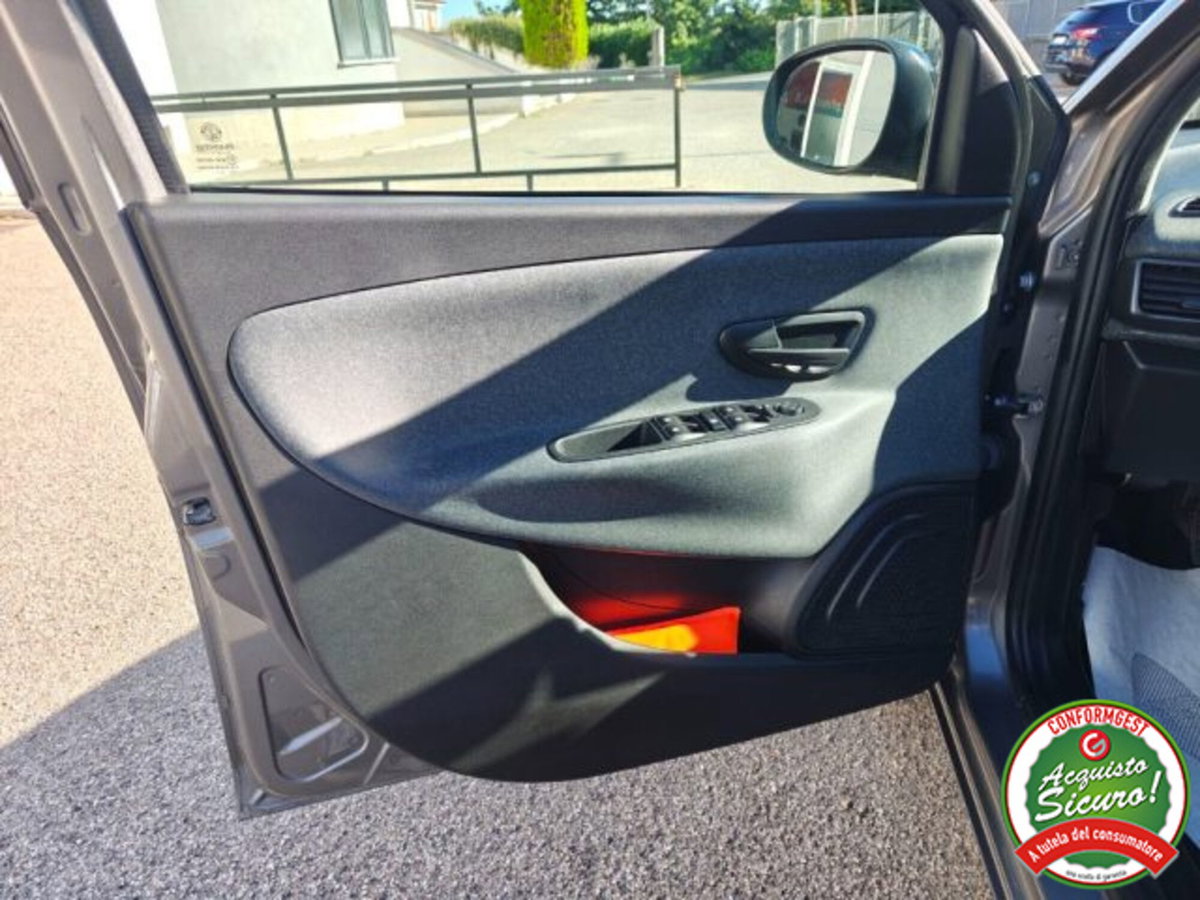 Lancia Ypsilon 1.0 FireFly 5 porte S&S Hybrid Ecochic Gold (7)