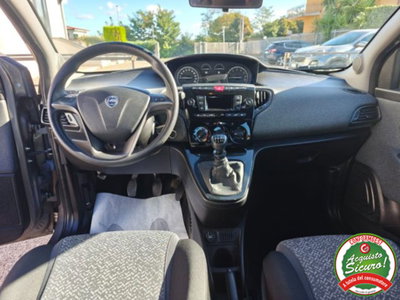 Lancia Ypsilon 1.0 FireFly 5 porte S&S Hybrid Ecochic Gold (9)
