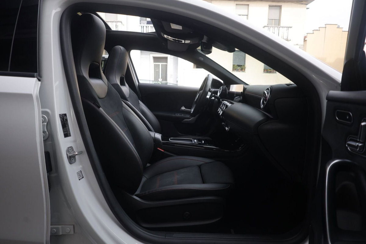 Mercedes-Benz Classe A 35 AMG 4Matic (12)