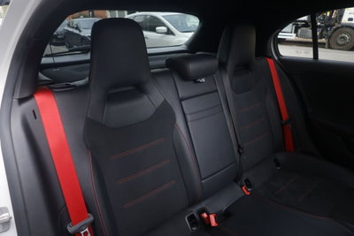 Mercedes-Benz Classe A 35 AMG 4Matic (14)
