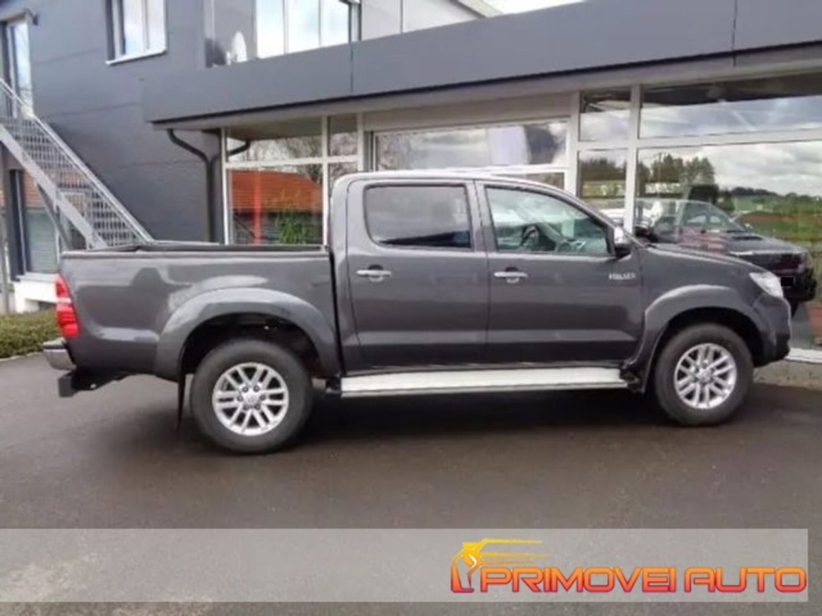 Toyota Hilux 3.0 D-4D 4WD 4p. DC Stylex (7)
