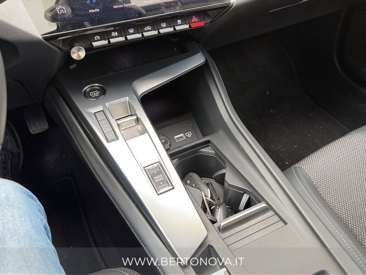 Peugeot 308 BlueHDi 130 S&S EAT8 Allure Pack (13)