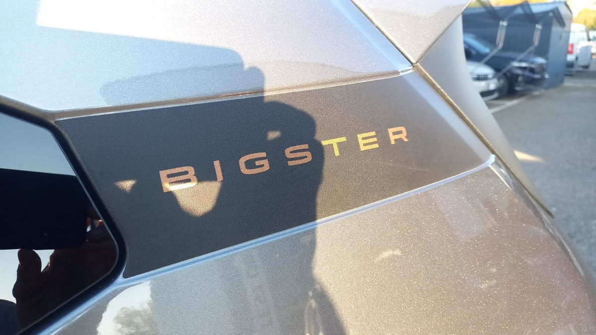 Dacia Bigster 1.2 mild hybrid-G Extreme 140cv (17)