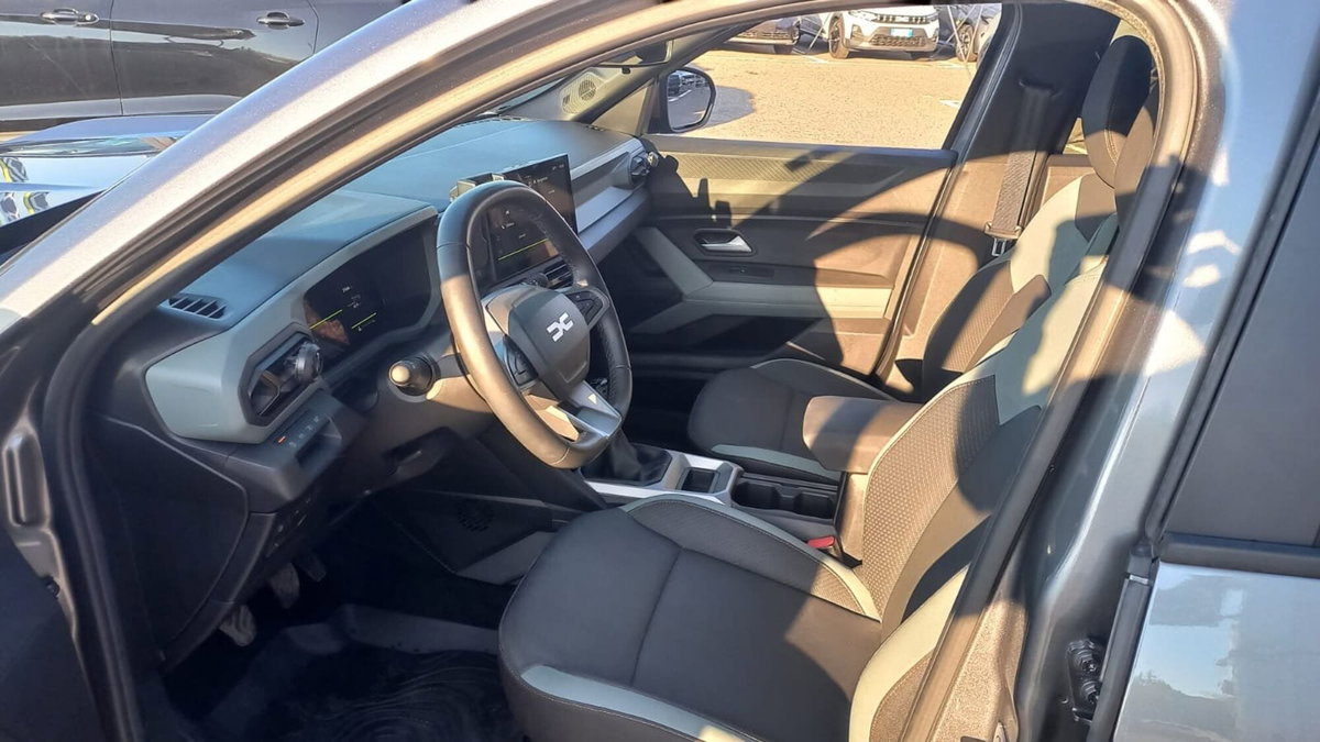 Dacia Bigster 1.2 mild hybrid-G Extreme 140cv (6)