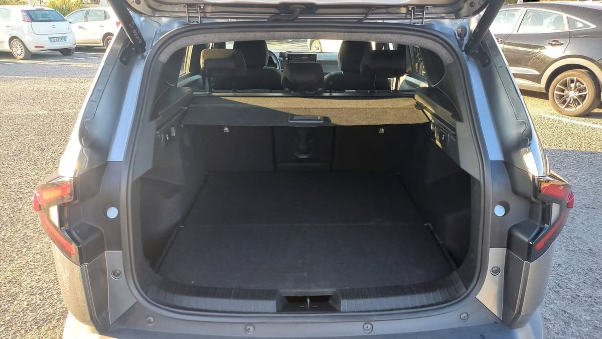 Dacia Bigster 1.2 mild hybrid-G Extreme 140cv (8)