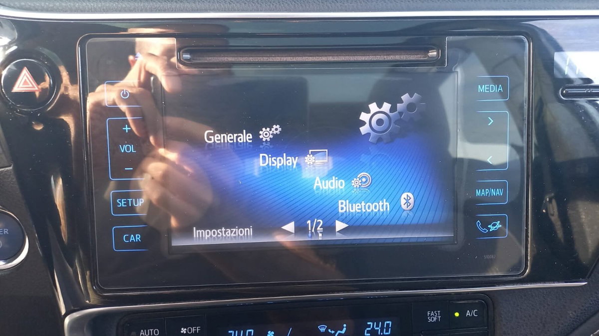 Toyota Auris Station Wagon 1.8 Hybrid Black Edition (14)