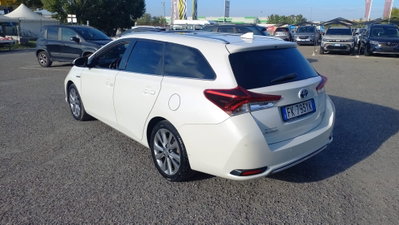 Toyota Auris Station Wagon 1.8 Hybrid Black Edition (4)